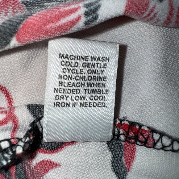 Cato Red Black White Floral Faux Wrap V-Neck Top Flutter Sleeves Woman Sz 22/24W - Picture 8 of 11